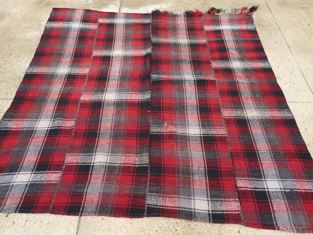 Vintage Persian Square Textile, No.29033 - Galerie Shabab