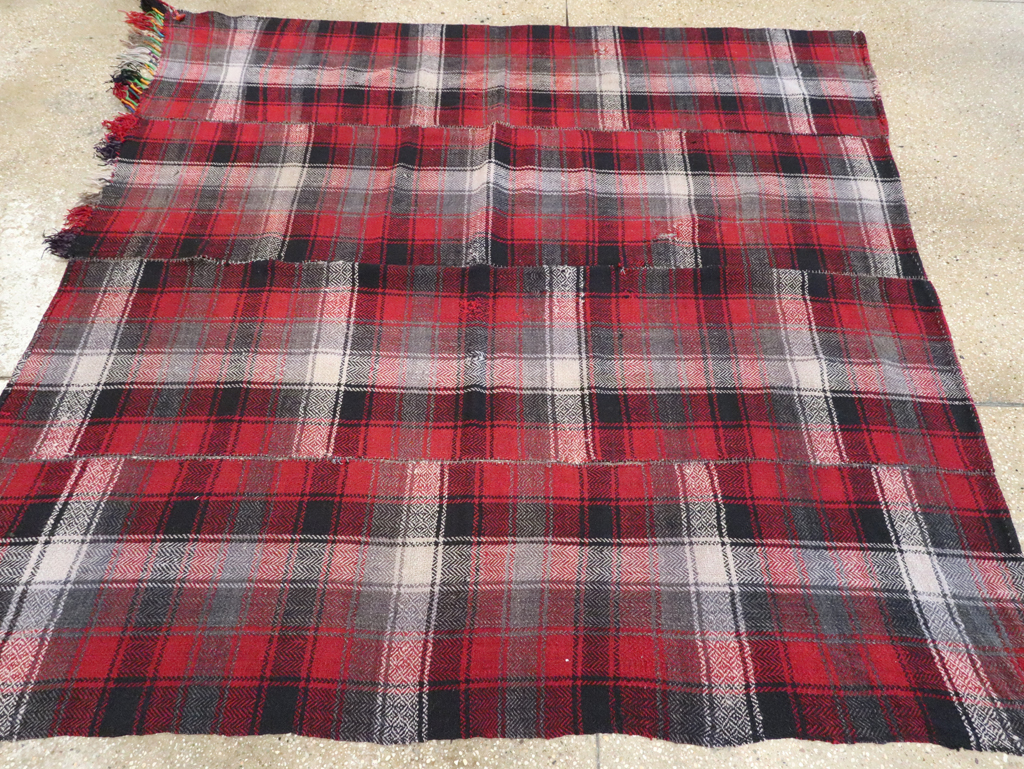 Vintage Persian Square Textile, No.29033 - Galerie Shabab