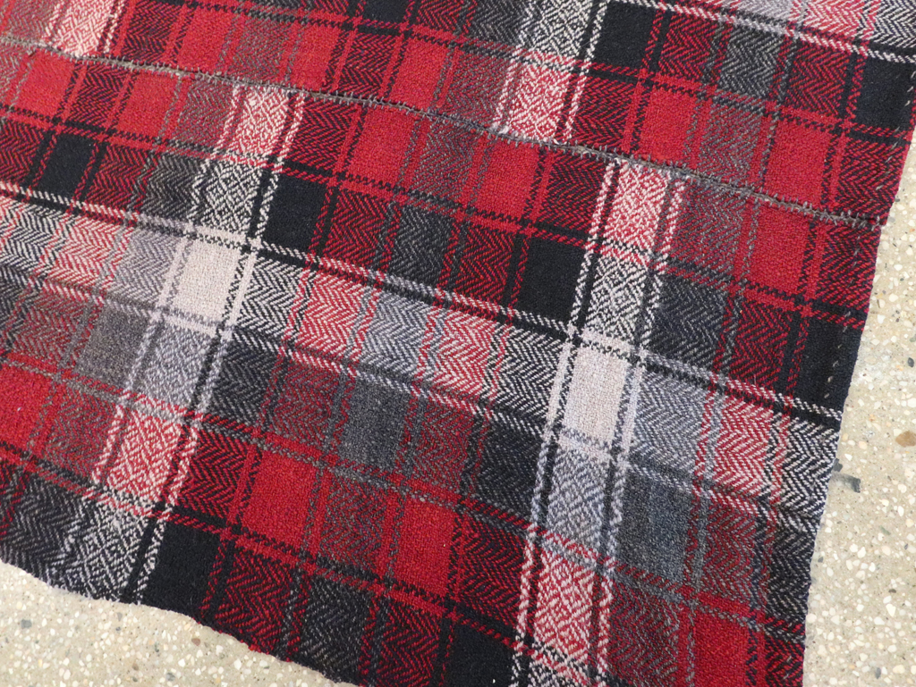 Vintage Persian Square Textile, No.29033 - Galerie Shabab