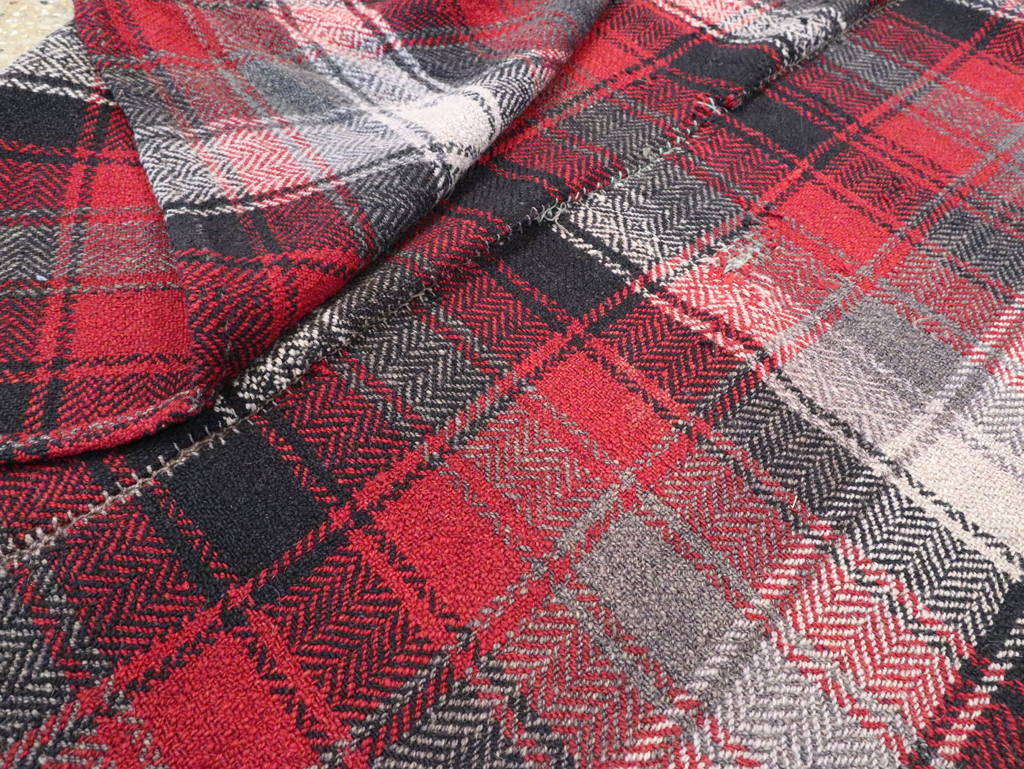 Vintage Persian Square Textile, No.29033 - Galerie Shabab