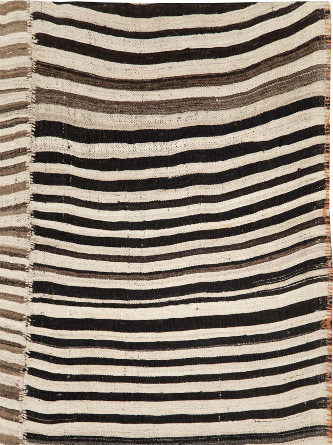 Vintage Persian Flatweave Kilim Accent Rug, No.29042 - Galerie Shabab