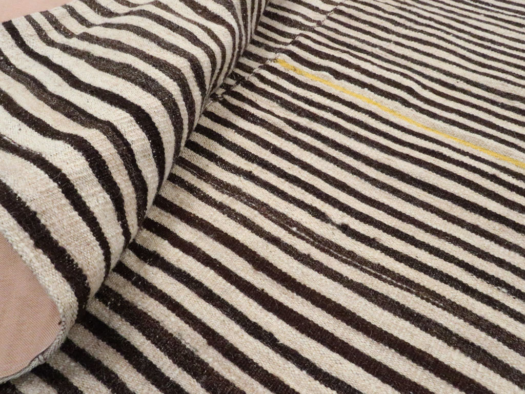 Vintage Persian Flatweave Kilim Accent Rug, No.29044 - Galerie Shabab