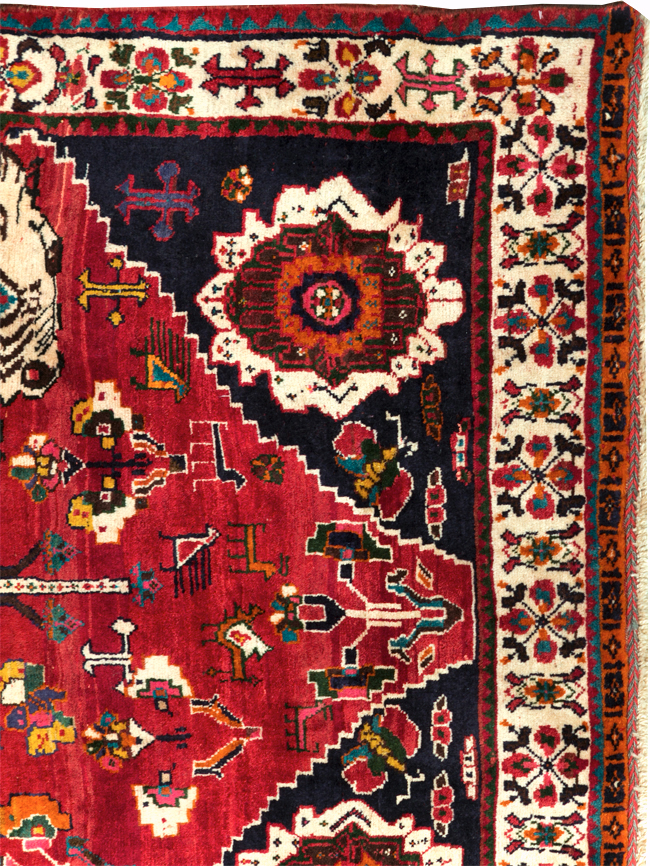 Vintage Persian Pictorial Shiraz Rug, No.29061 - Galerie Shabab