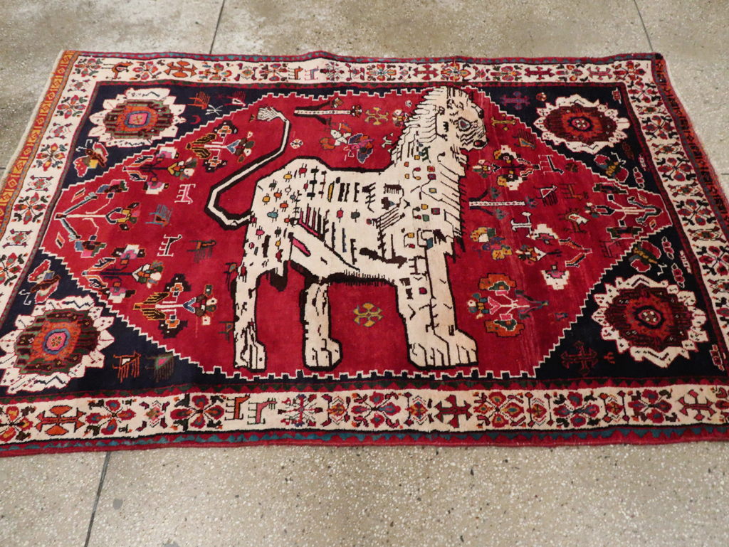 Vintage Persian Pictorial Shiraz Rug, No.29061 - Galerie Shabab