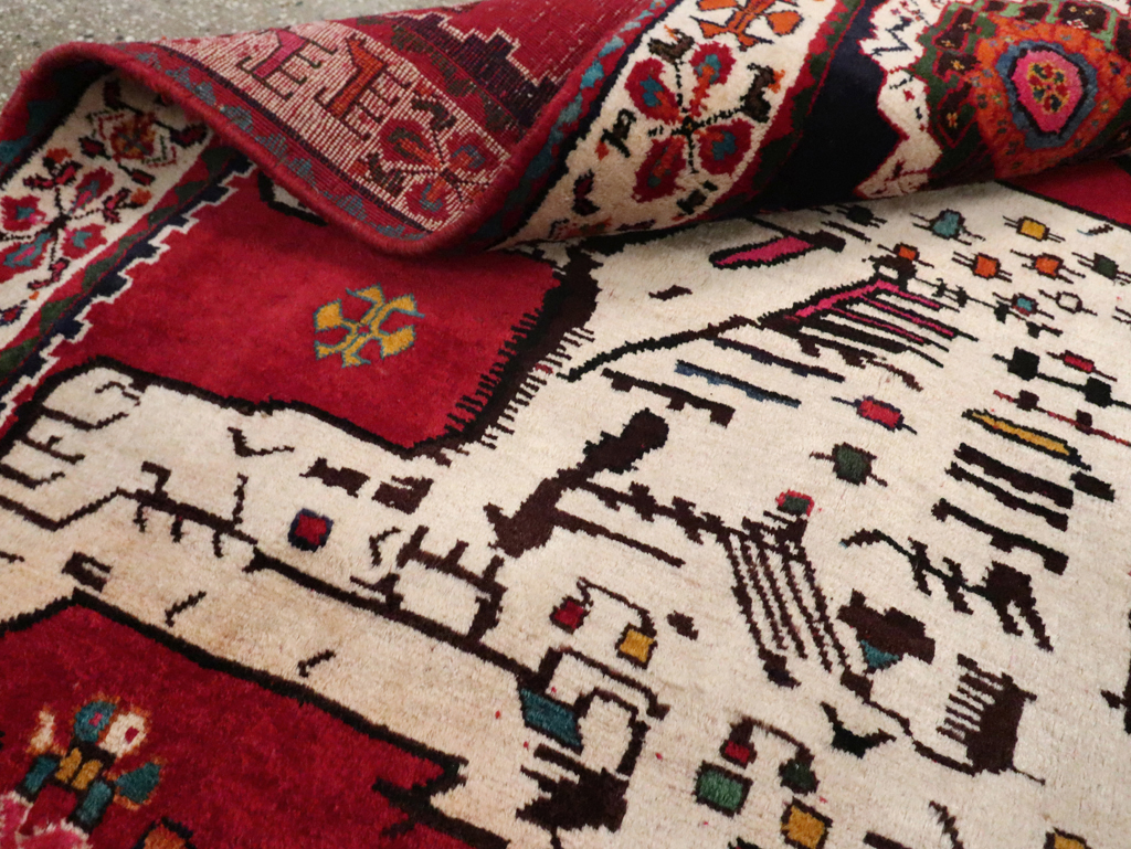 Vintage Persian Pictorial Shiraz Rug, No.29061 - Galerie Shabab