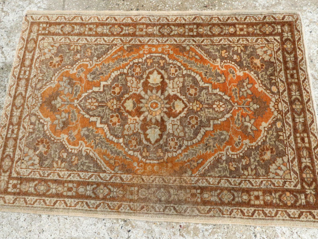 Vintage Persian Tabriz Throw Rug, No.29063 - Galerie Shabab
