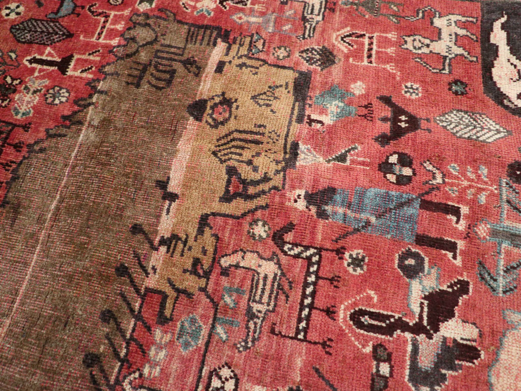 Vintage Persian Qashqai Pictorial Accent Rug, No.29085 - Galerie Shabab