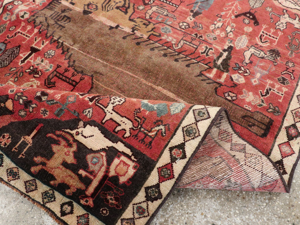 Vintage Persian Qashqai Pictorial Accent Rug, No.29085 - Galerie Shabab