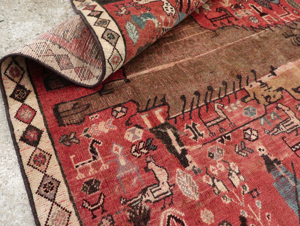 Vintage Persian Qashqai Pictorial Accent Rug, No.29085 - Galerie Shabab