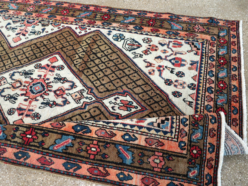 Vintage Persian Hamadan Gallery Rug, No.29086 - Galerie Shabab