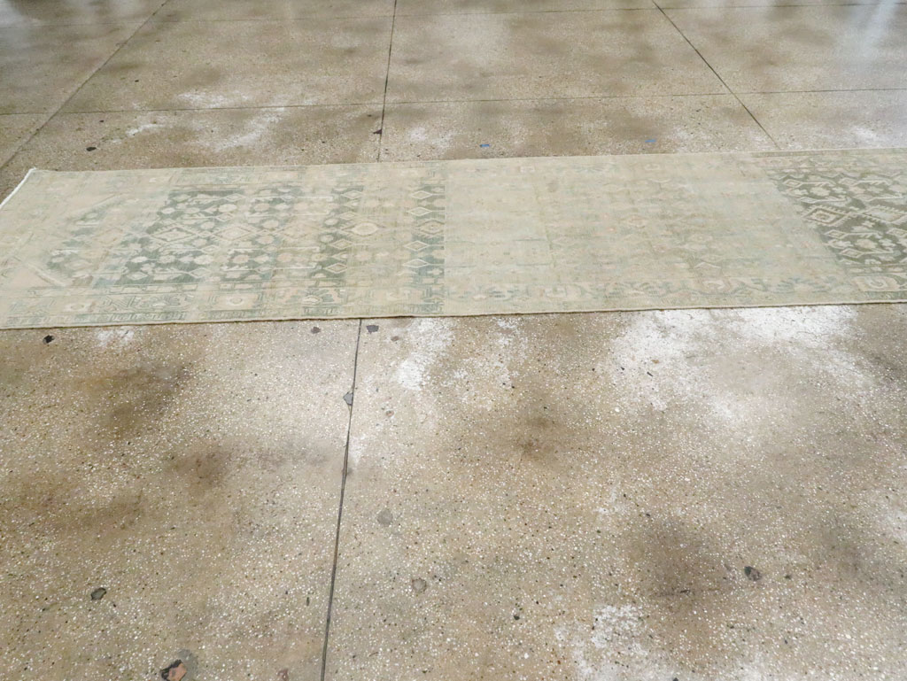 Vintage Persian Malayer Long Runner, No.29093 - Galerie Shabab