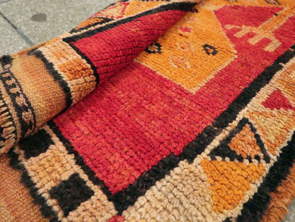 Vintage Turkish Anatolian Pictorial Runner, No.29102 - Galerie Shabab