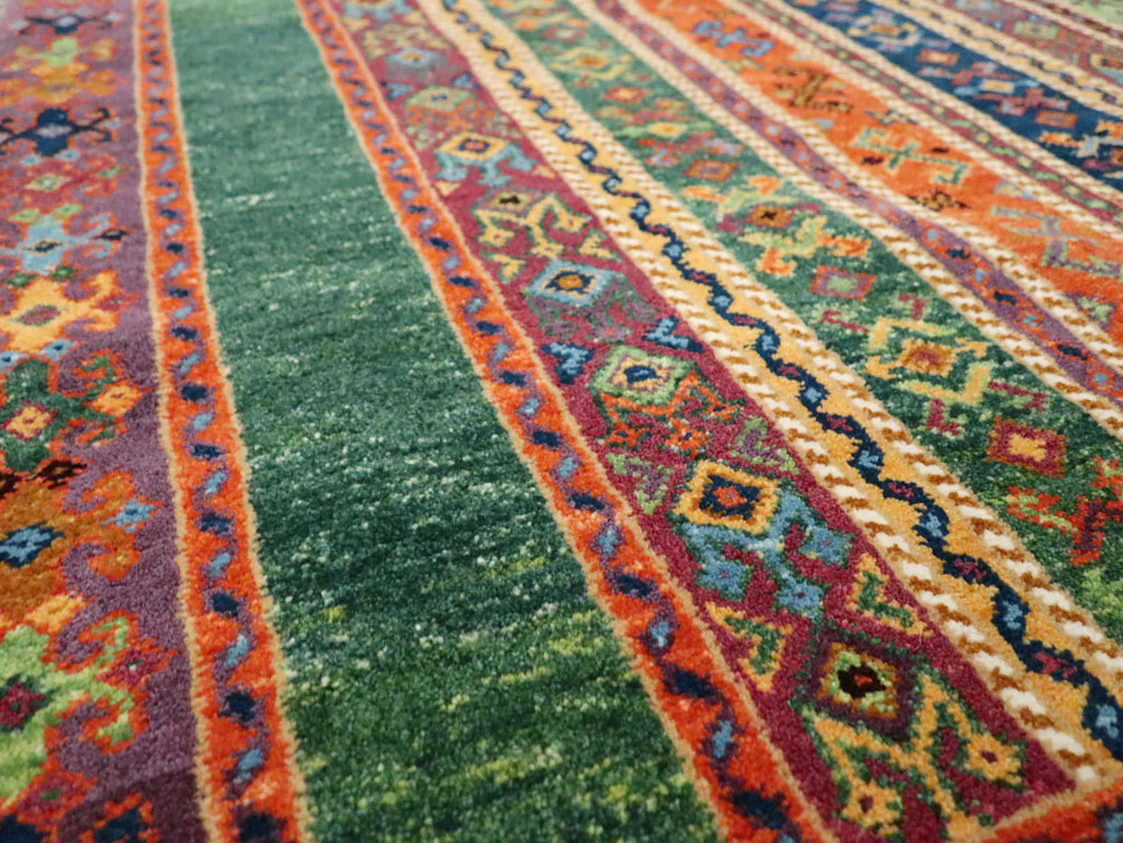 Vintage Turkish Anatolian Accent Rug, No.29107 - Galerie Shabab