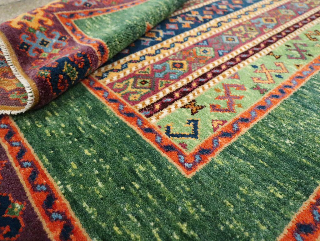 Vintage Turkish Anatolian Accent Rug, No.29107 - Galerie Shabab