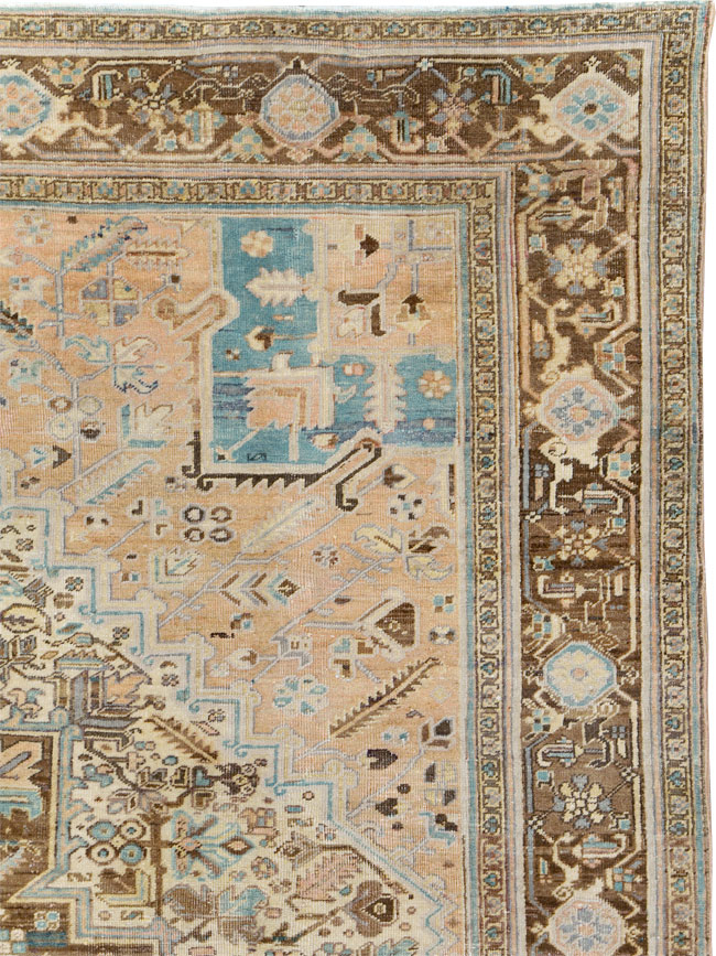 Antique Persian Heriz Square Carpet, No.29132 - Galerie Shabab
