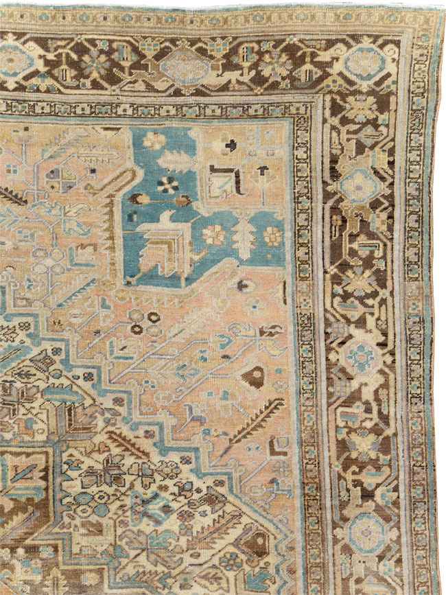 Antique Persian Heriz Square Carpet, No.29132 - Galerie Shabab