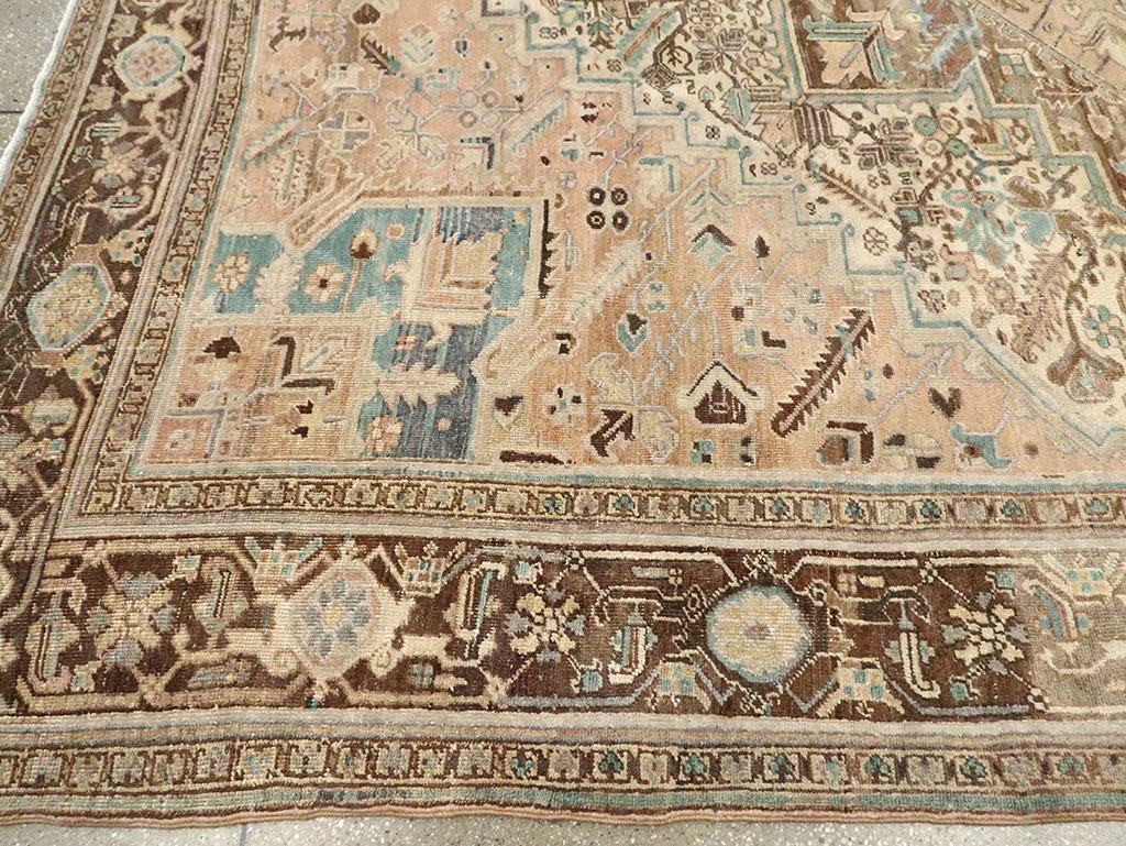 Antique Persian Heriz Square Carpet, No.29132 - Galerie Shabab