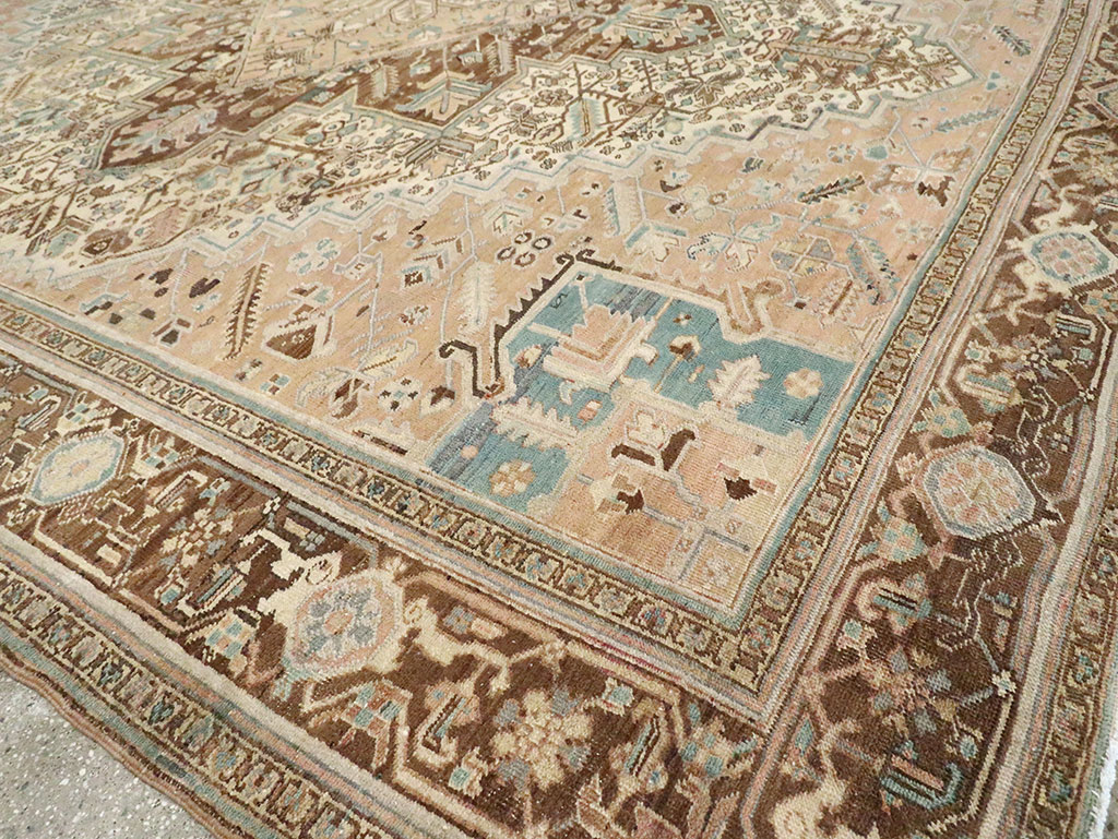 Antique Persian Heriz Square Carpet, No.29132 - Galerie Shabab