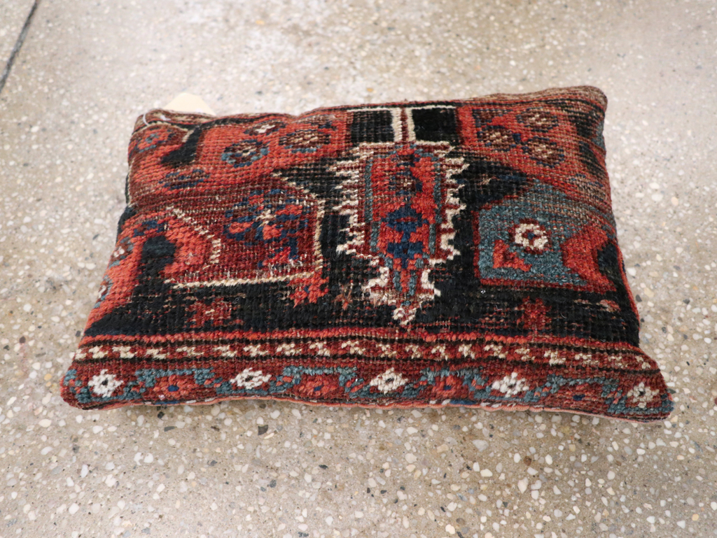 Antique Persian Bag Face Pillow, No.29136 - Galerie Shabab