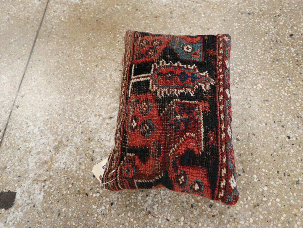 Antique Persian Bag Face Pillow, No.29136 - Galerie Shabab