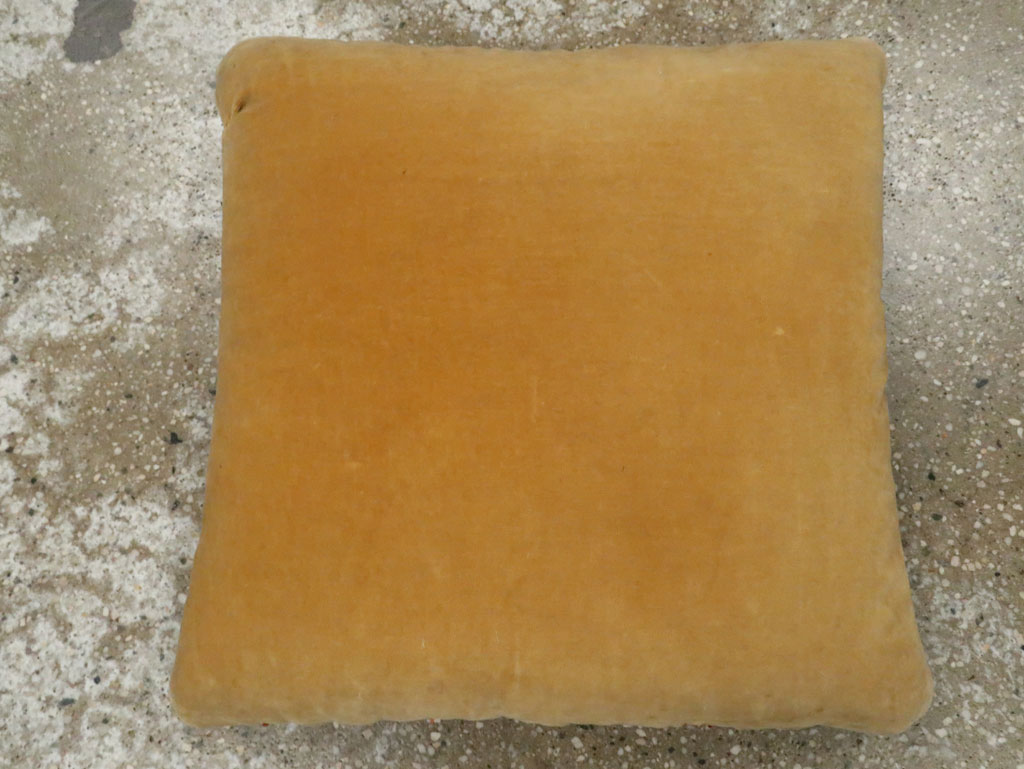 Antique Persian Mahal Square Pillow, No.29144 - Galerie Shabab