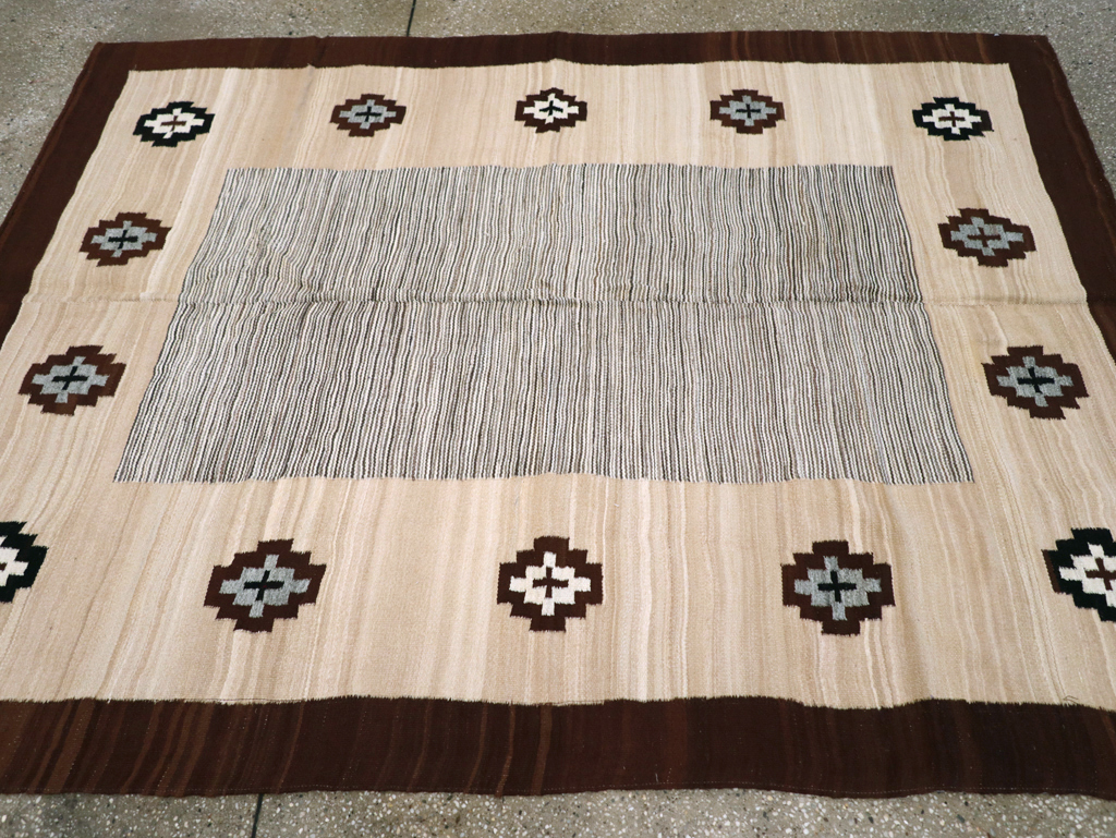Modern Turkish Flatweave Kilim Accent Rug, No.29161 - Galerie Shabab