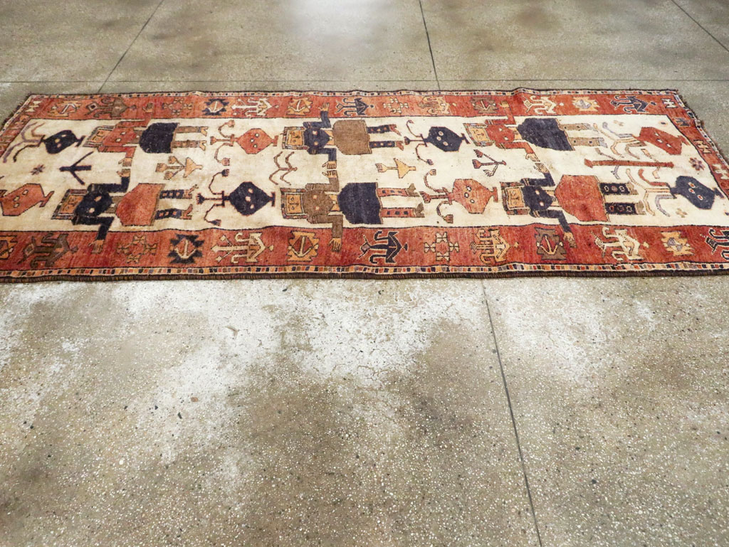 Vintage Persian Bakhtiari Pictorial Rug, No.29169 - Galerie Shabab