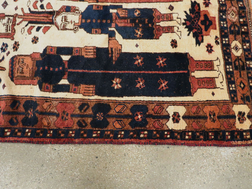 Vintage Persian Bakhtiari Pictorial Rug, No.29172 - Galerie Shabab