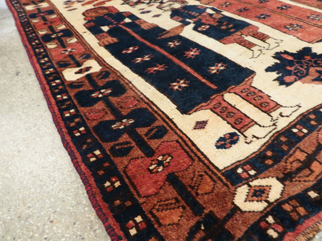 Vintage Persian Bakhtiari Pictorial Rug, No.29172 - Galerie Shabab