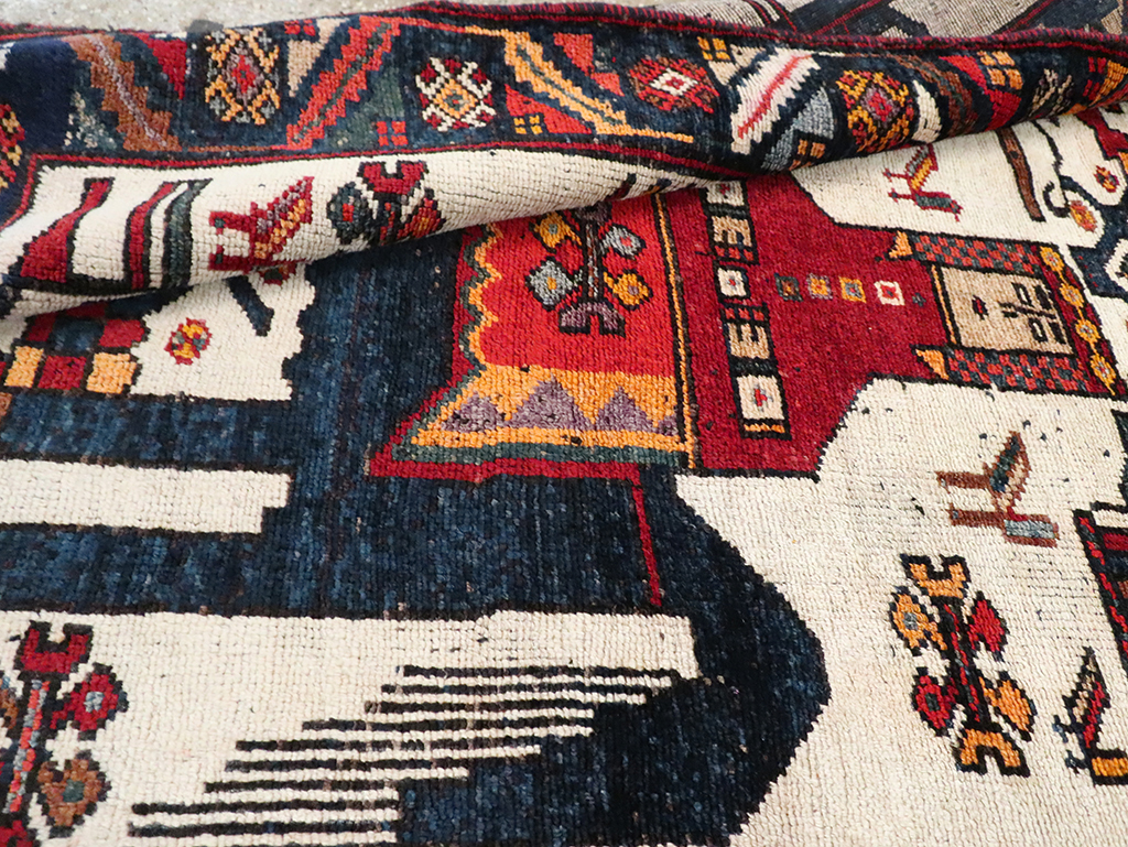 Vintage Persian Pictorial Bakhtiari Accent Rug, No.29173 - Galerie Shabab