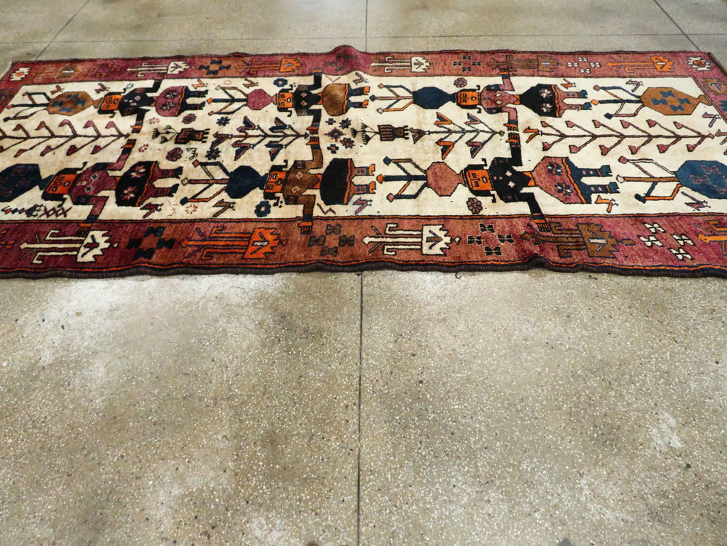 Vintage Bakhtiari Pictorial Rug, No.29174 - Galerie Shabab