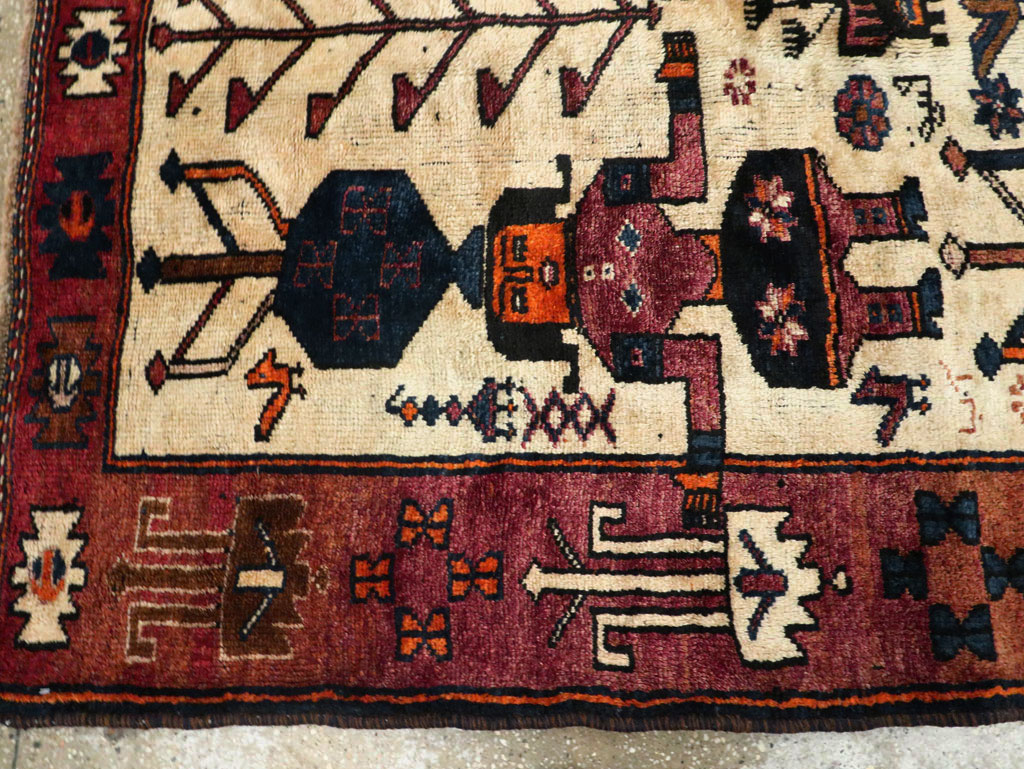 Vintage Bakhtiari Pictorial Rug, No.29174 - Galerie Shabab