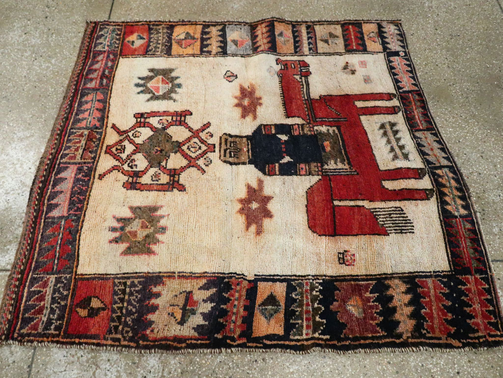Vintage Persian Pictorial Bakhtiari Rug, No.29175 - Galerie Shabab