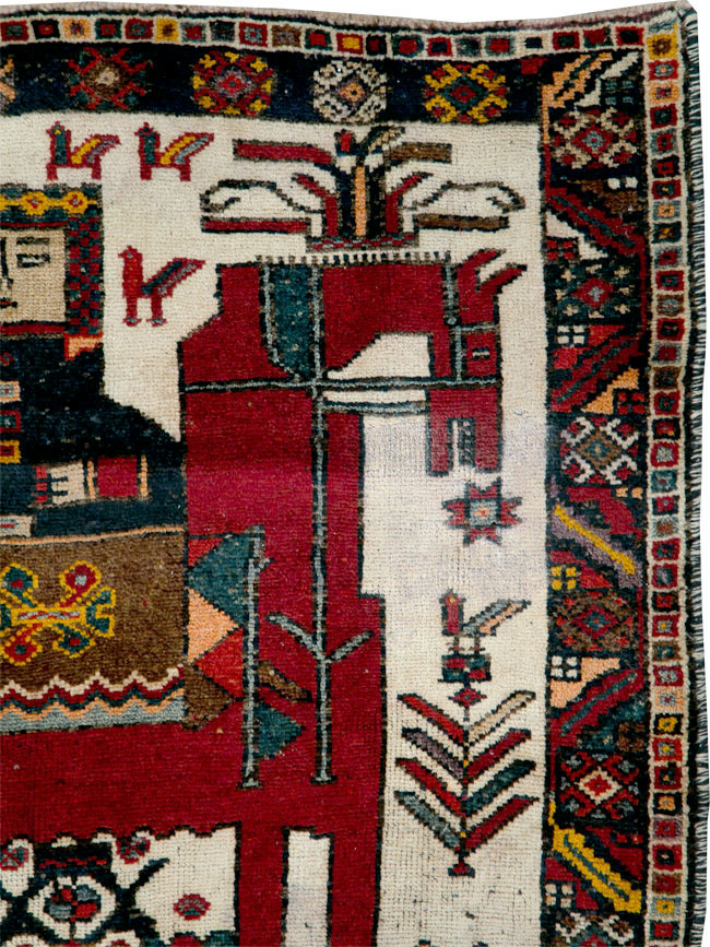 Vintage Persian Bakhtiari Pictorial Accent Rug, No.29176 - Galerie Shabab