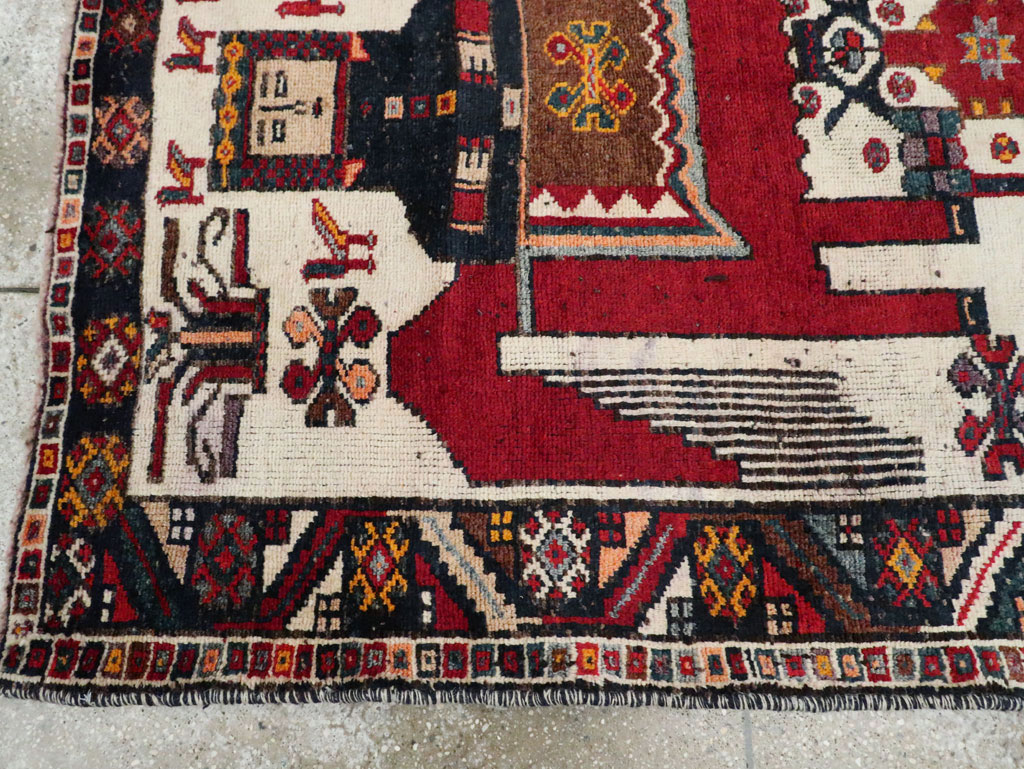 Vintage Persian Bakhtiari Pictorial Accent Rug, No.29176 - Galerie Shabab