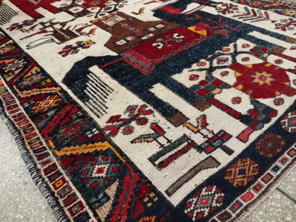 Vintage Persian Bakhtiari Pictorial Accent Rug, No.29176 - Galerie Shabab