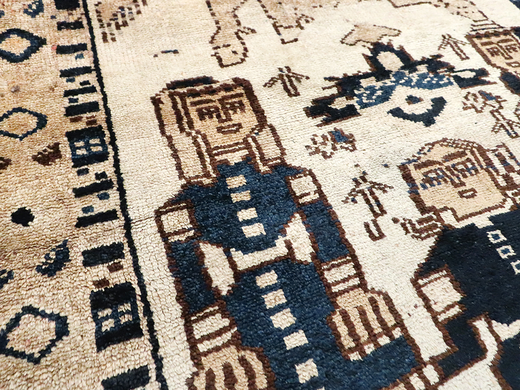 Vintage Persian Bakhtiari Pictorial Rug, No.29177 - Galerie Shabab