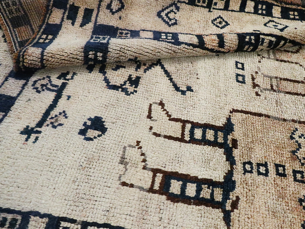 Vintage Persian Bakhtiari Pictorial Rug, No.29177 - Galerie Shabab