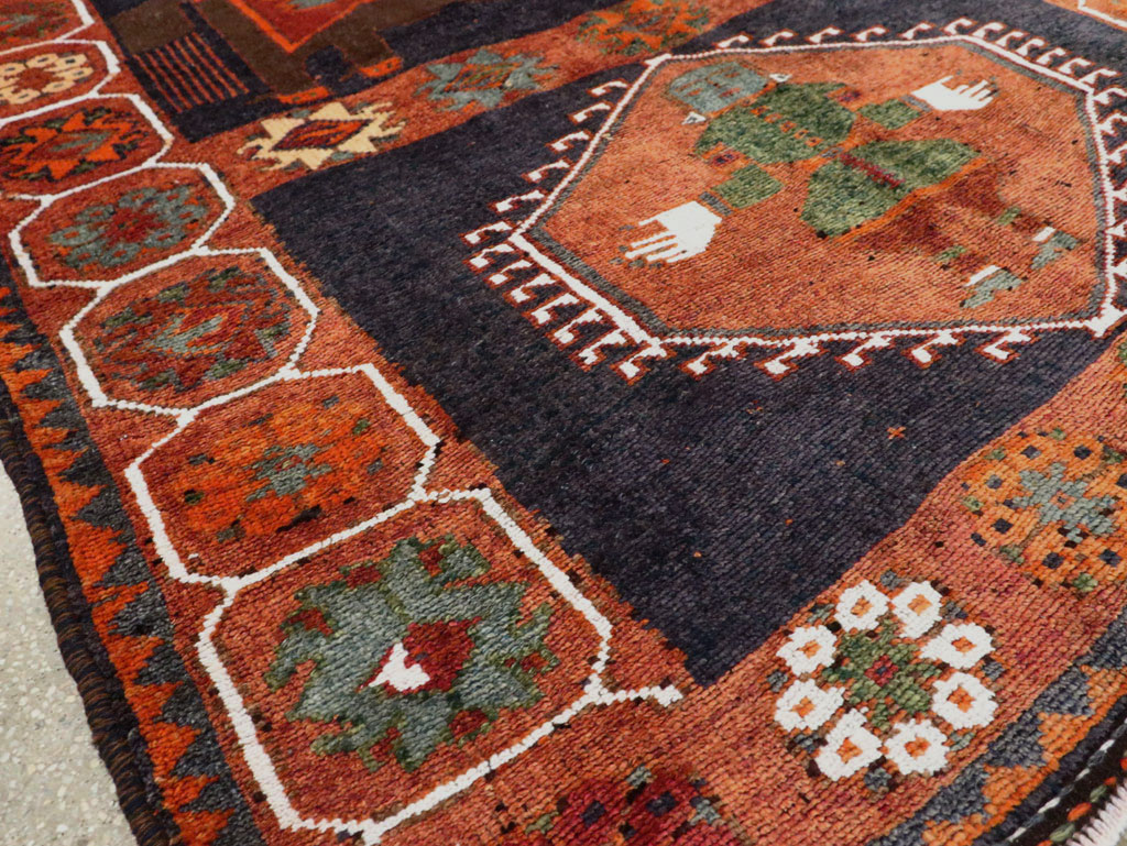 Vintage Persian Pictorial Bakhtiari Rug, No.29178 - Galerie Shabab