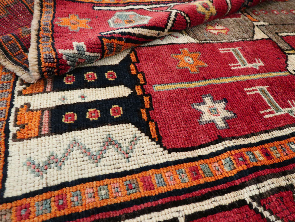 Vintage Persian Pictorial Bakhtiari Rug, No.29179 - Galerie Shabab