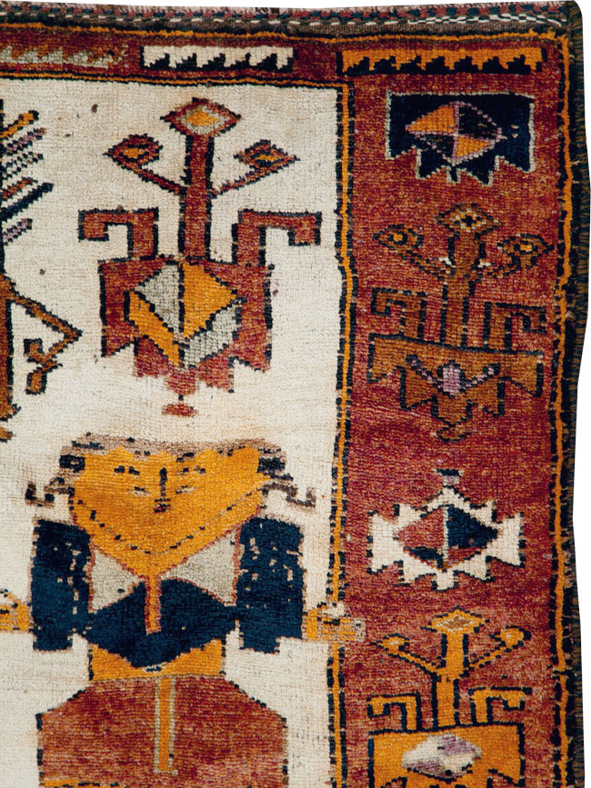 Vintage Persian Bakhtiari Pictorial Accent Rug, No.29181 - Galerie Shabab