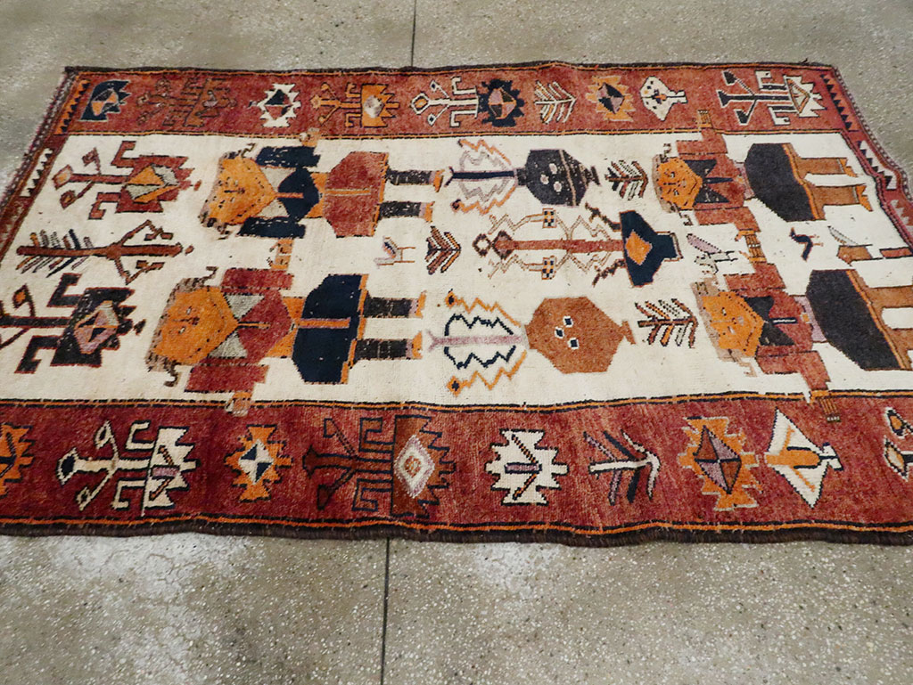 Vintage Persian Bakhtiari Pictorial Accent Rug, No.29181 - Galerie Shabab