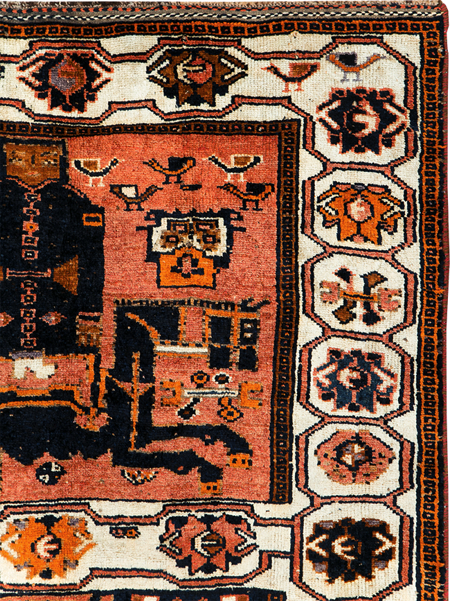 Tribal Persian Pictorial Bakhtiari Accent Rug, No.29183 - Galerie Shabab