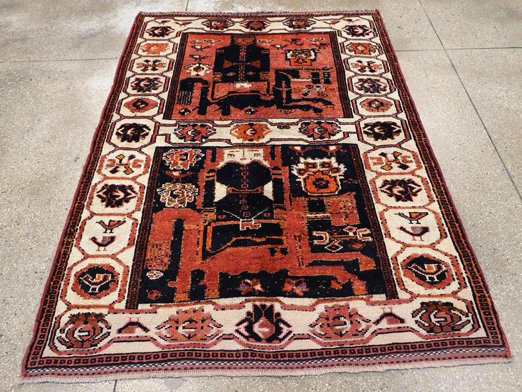 Tribal Persian Pictorial Bakhtiari Accent Rug, No.29183 - Galerie Shabab