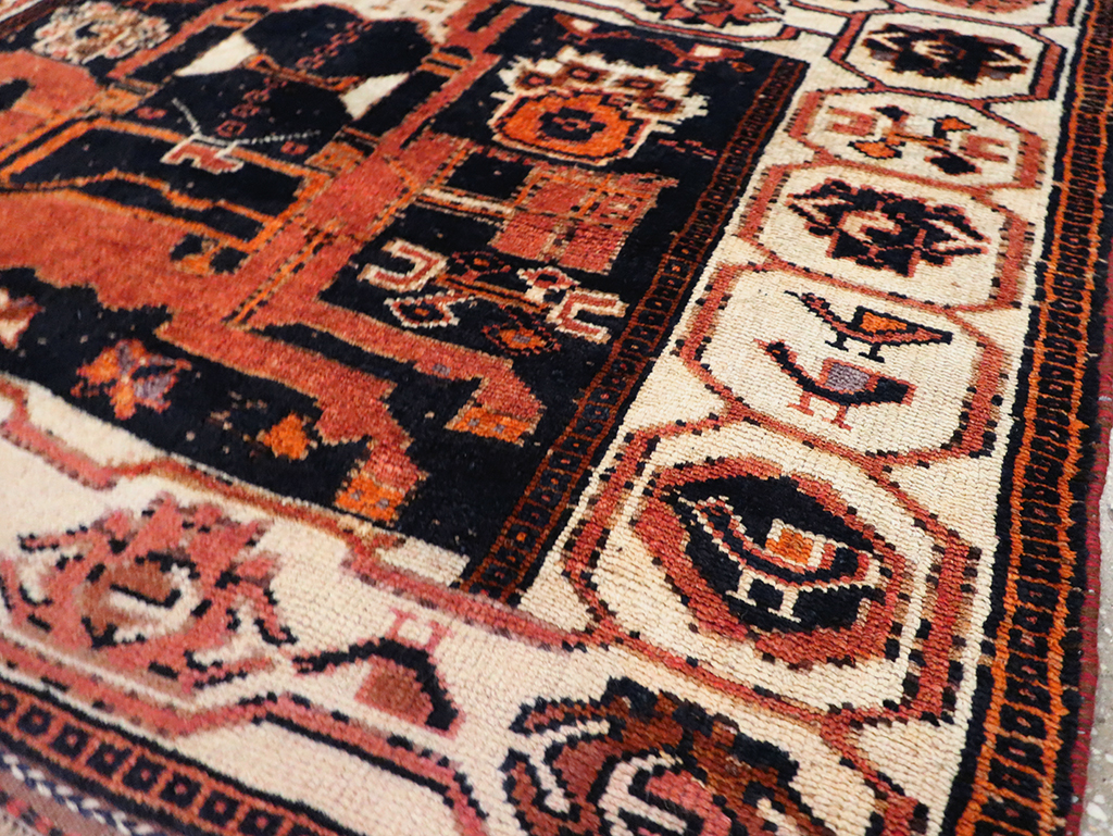 Tribal Persian Pictorial Bakhtiari Accent Rug, No.29183 - Galerie Shabab