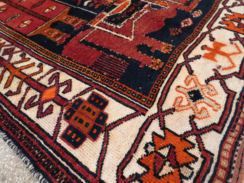 Tribal Persian Pictorial Bakhtiari Accent Rug, No.29184 - Galerie Shabab