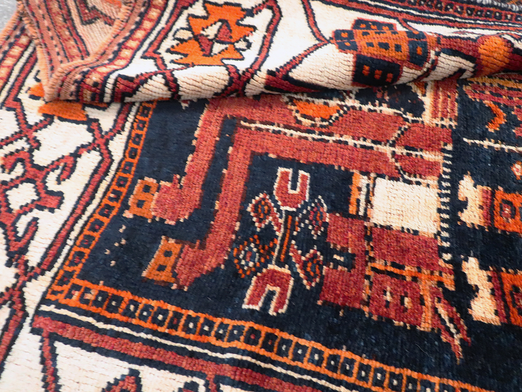 Tribal Persian Pictorial Bakhtiari Accent Rug, No.29184 - Galerie Shabab