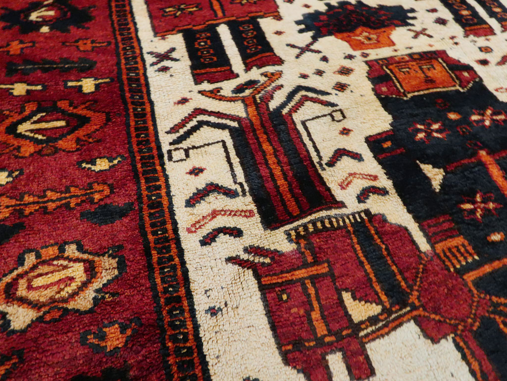 Vintage Persian Bakhtiari Pictorial Accent Rug, No.29186 - Galerie Shabab