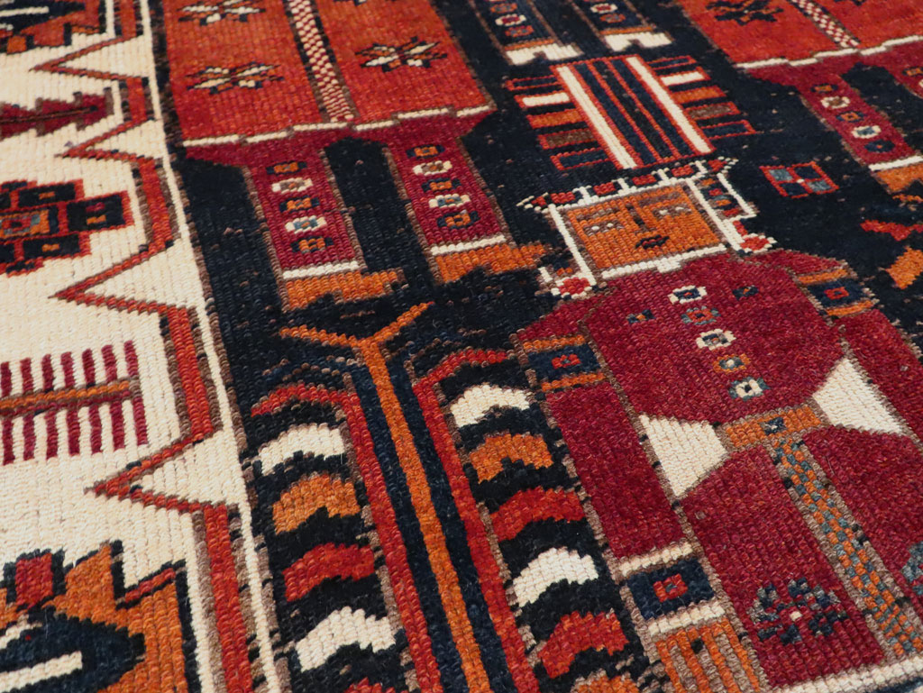 Vintage Persian Pictorial Bakhtiari Rug, No.29187 - Galerie Shabab