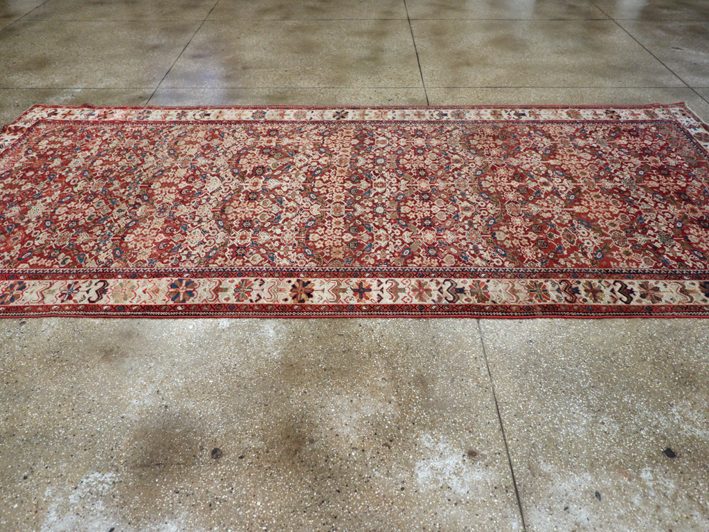 Antique Persian Malayer Gallery Carpet, No.29203 - Galerie Shabab